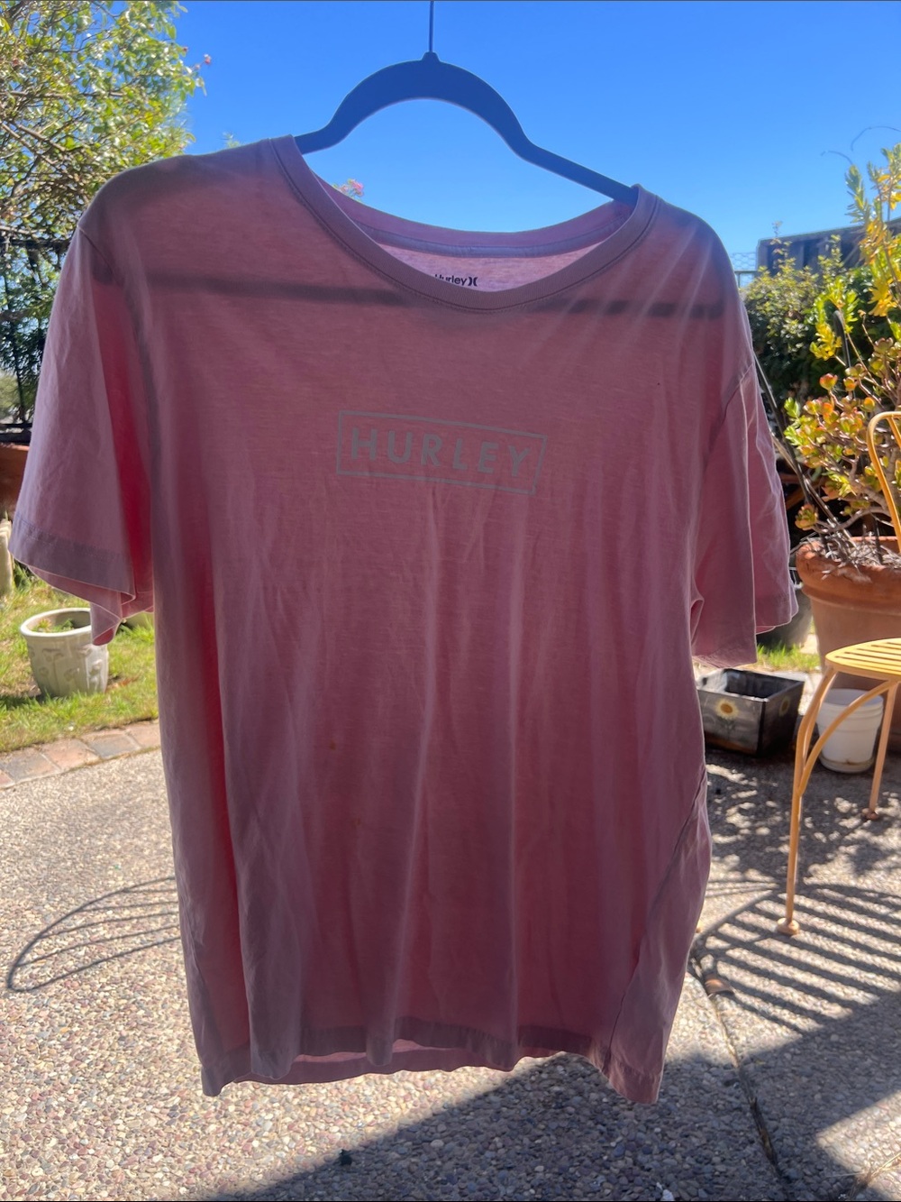 Hurley Men’s Box Logo Tee in Dusty Pink